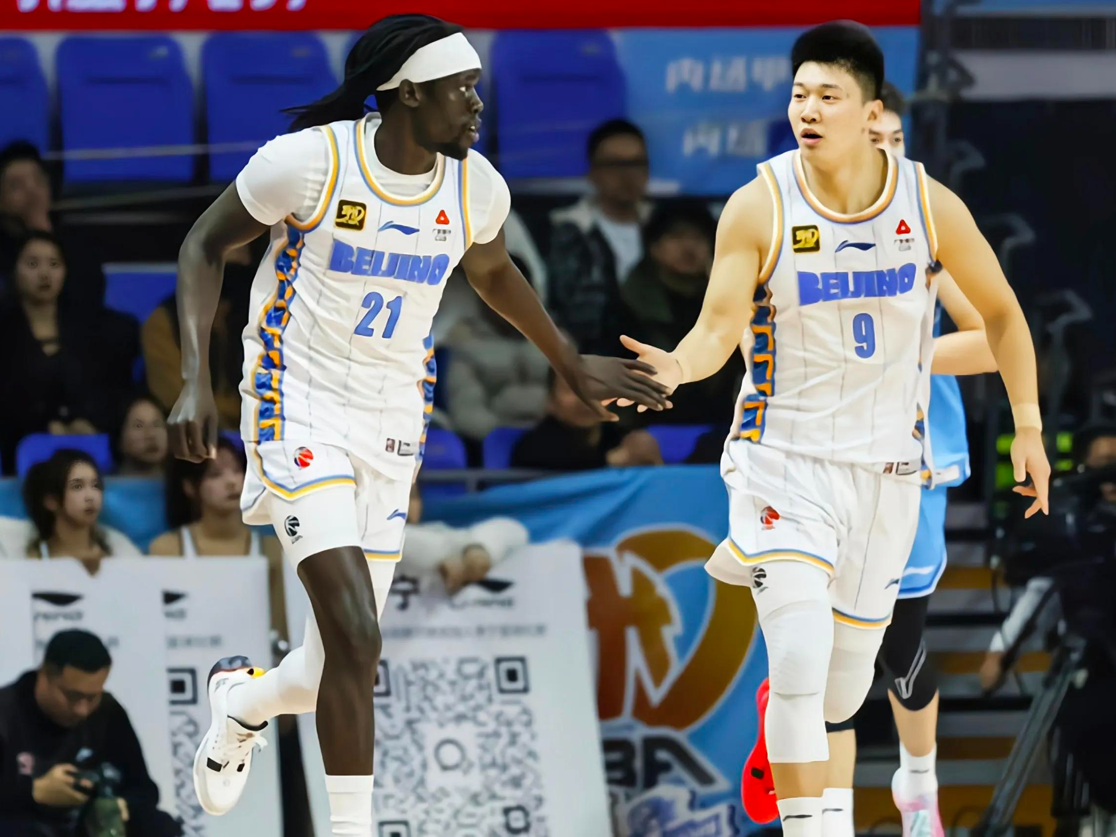 关于广厦男篮赛前队长鼓劲穆古鲁扎在法国队比赛中逆转，现场解说直呼：武汉三镇围绕CBA常规赛官宣签约的信息